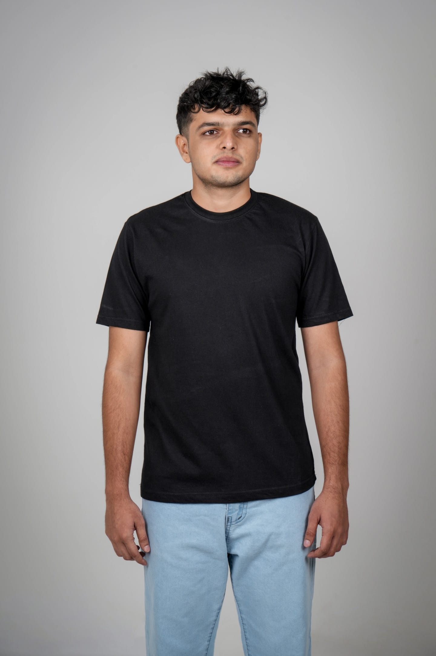 Solid Cotton Round Neck T-Shirt - Black