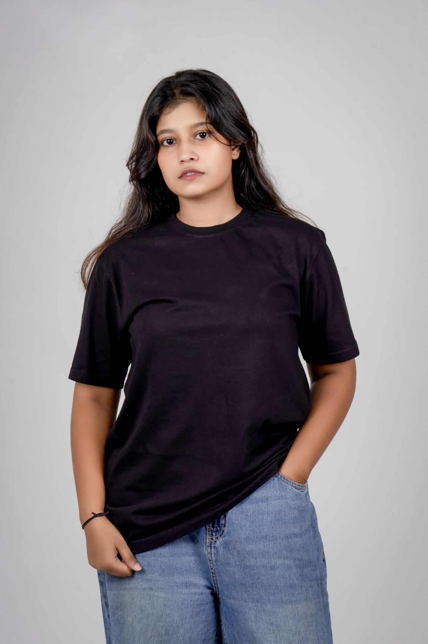 Solid Cotton Round Neck T-Shirt - Black