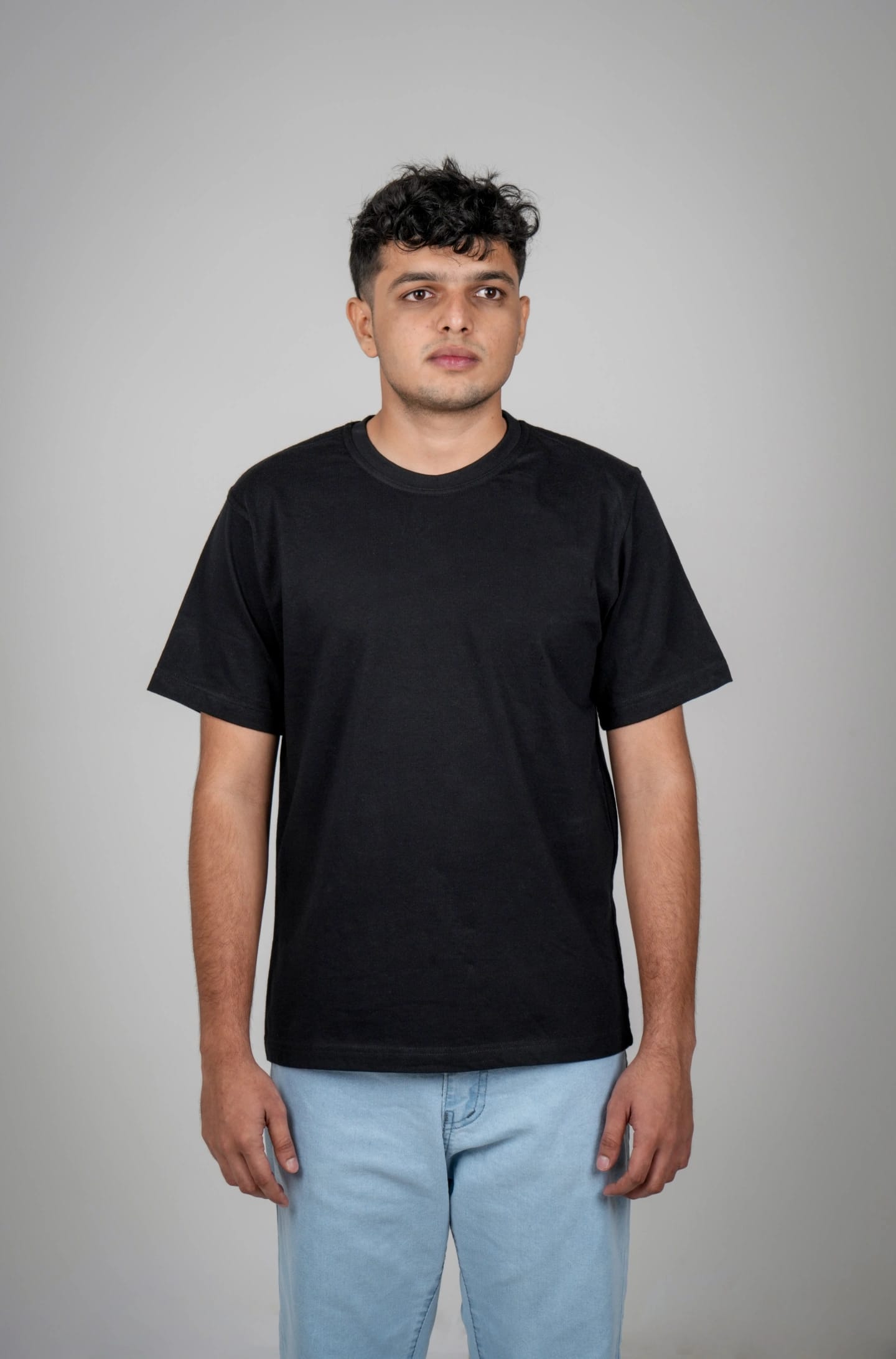 Solid Cotton Regular Fit Round Neck T-Shirt - Black