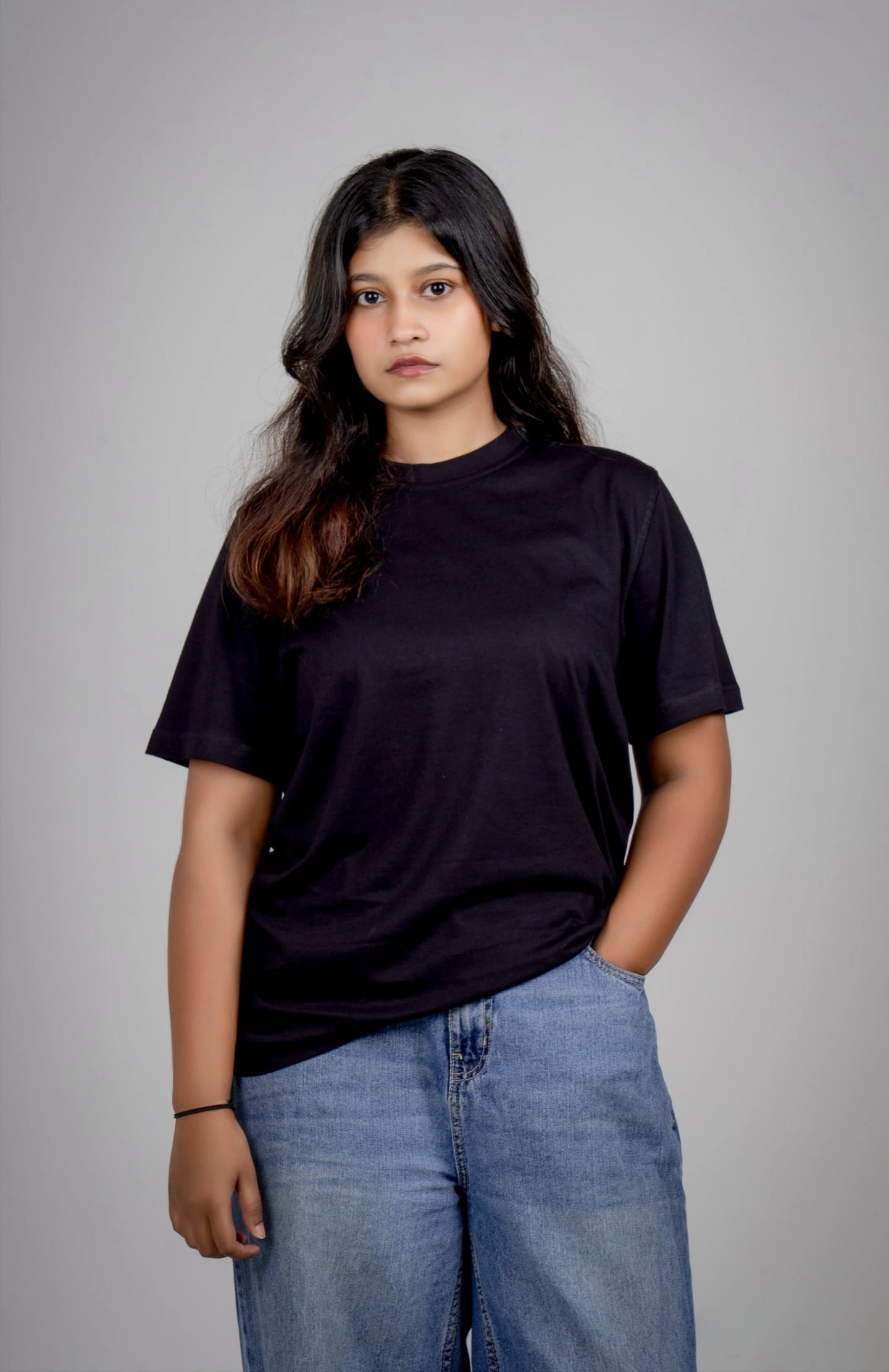 Solid Cotton Regular Fit Round Neck T-Shirt - Black
